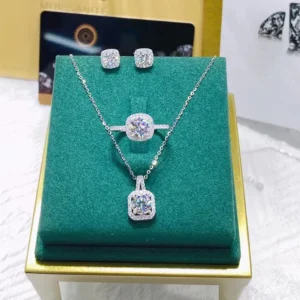 Ensemble fascinant en argent zircon de trois piéces